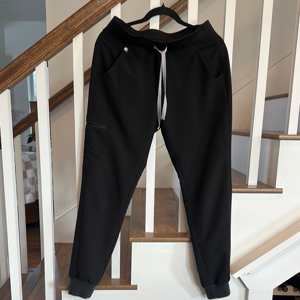 Black Figs Jogger size small